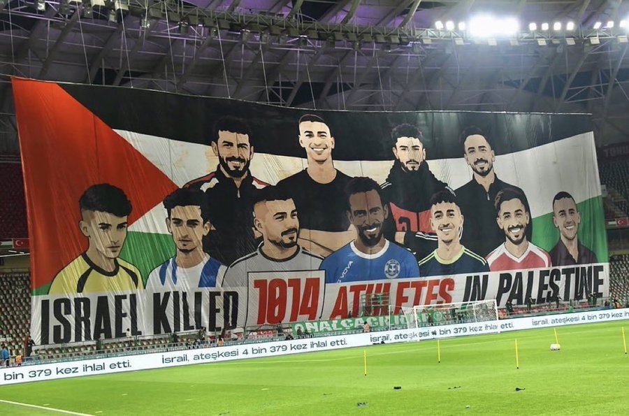 Giant banners were unfurled before the Konyaspor-Palestine national team match, commemorating the athletes and journalists murdered by Israel in Gaza over the last three years.